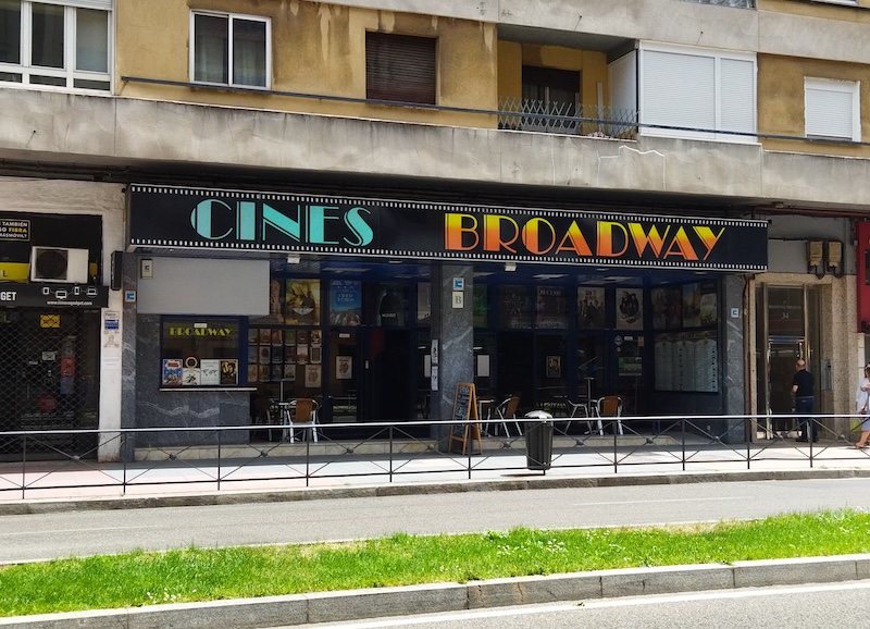 Cines Broadway